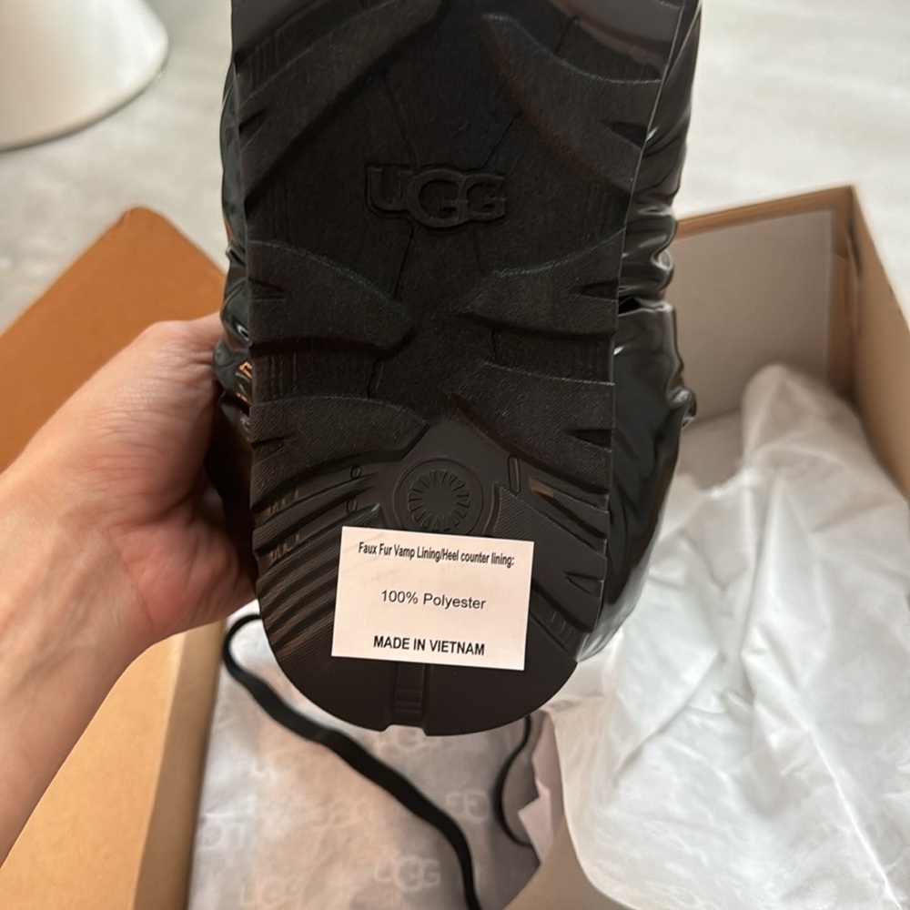 Ugg slippers - Picture 5 of 5